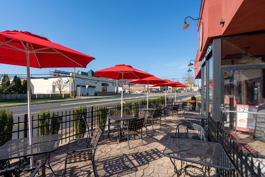 More Photos Of 76 E Pulaski Rd, Huntington Station Fast Food For Sale
