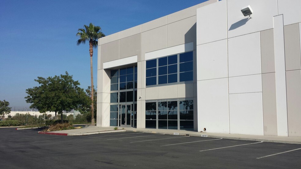 More Photos Of 1493 E Bentley Dr, Corona Manufacturing For Lease