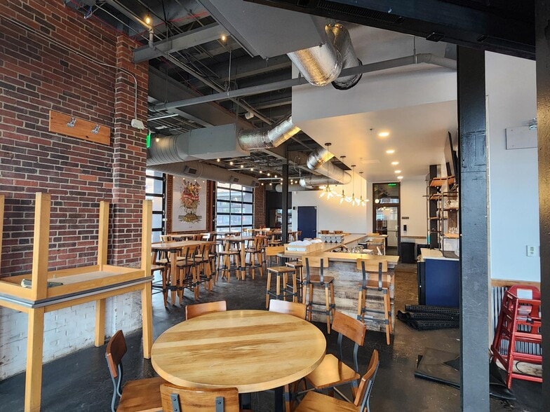 More Photos Of 2814 Detroit Ave, Cleveland Office For Lease