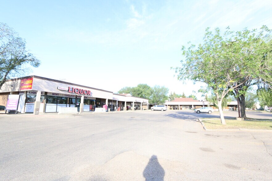 Primary Photo Of 1069 Knottwood Rd E, Edmonton Unknown For Lease