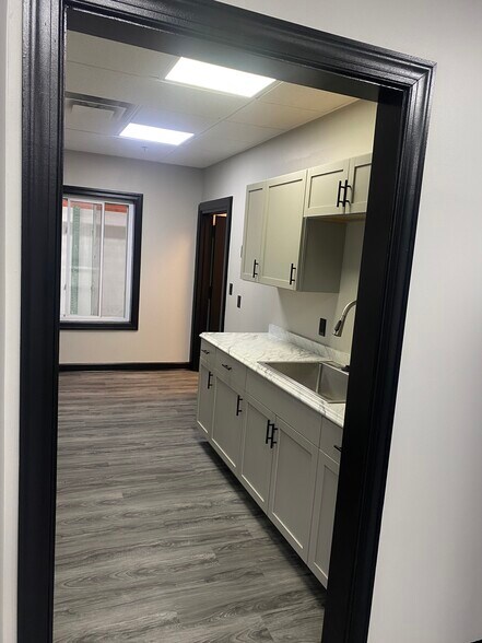 More Photos Of 7410 Coca Cola Dr, Hanover Research And Development For Lease