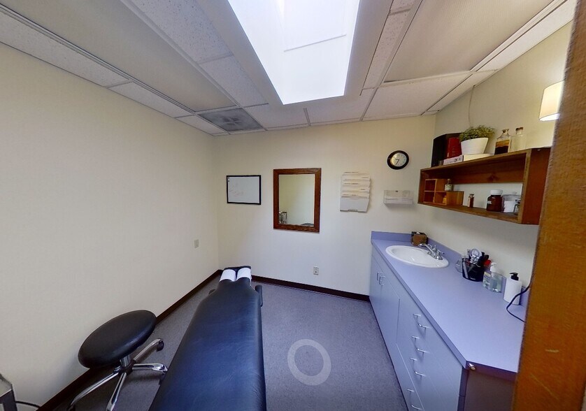 More Photos Of 5828 N Lombard, Portland Medical For Sale