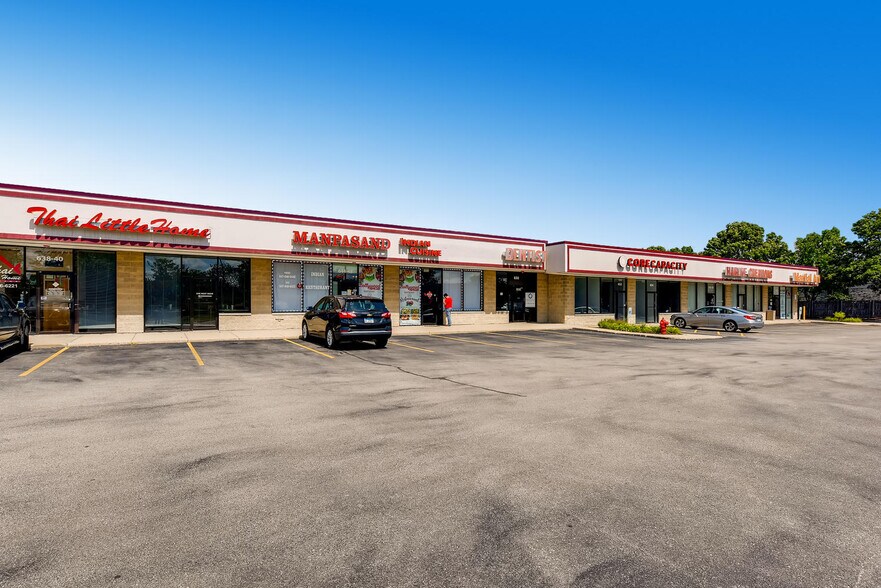 More Photos Of 606-660 E Golf Rd, Arlington Heights Unknown For Lease