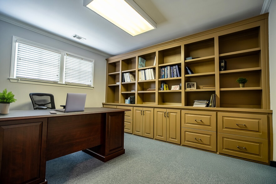 More Photos Of 5920 Odell St, Cumming Office For Sale