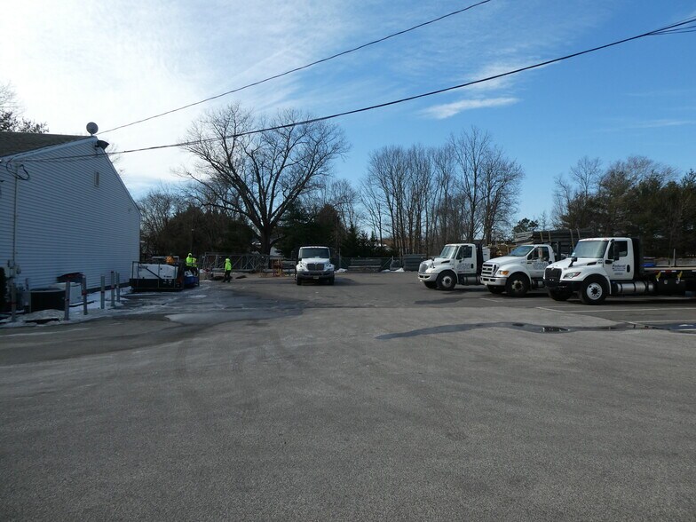 More Photos Of 127 Haddon Ave, Berlin Township Flex For Sale