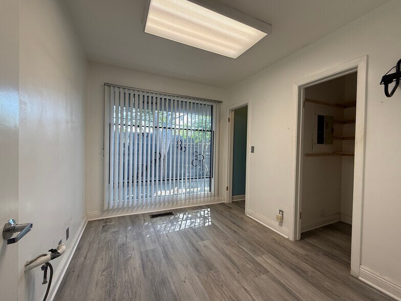 More Photos Of 6086 Brockton Ave, Riverside Medical For Lease