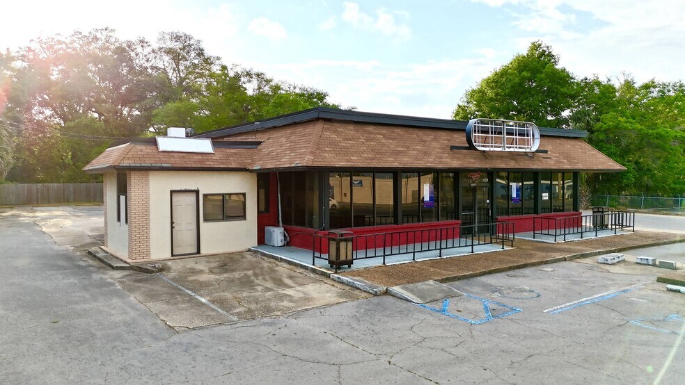More Photos Of 3507 Pace Blvd, Pensacola Restaurant For Sale