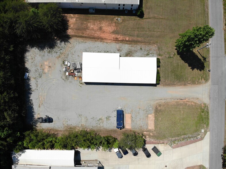 More Photos Of 7576 Townsend Dr, Denver Industrial For Lease