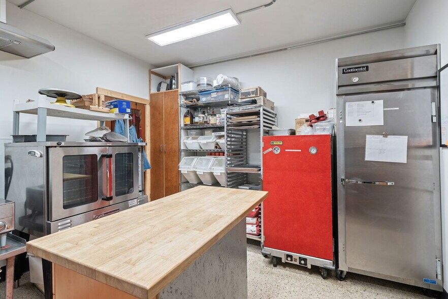 More Photos Of 101 Provence View Ln, Sequim Restaurant For Sale