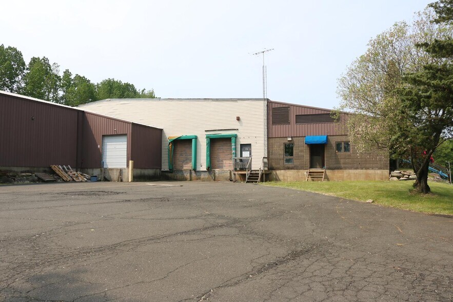 More Photos Of 380 NY-210, Stony Point Warehouse For Lease
