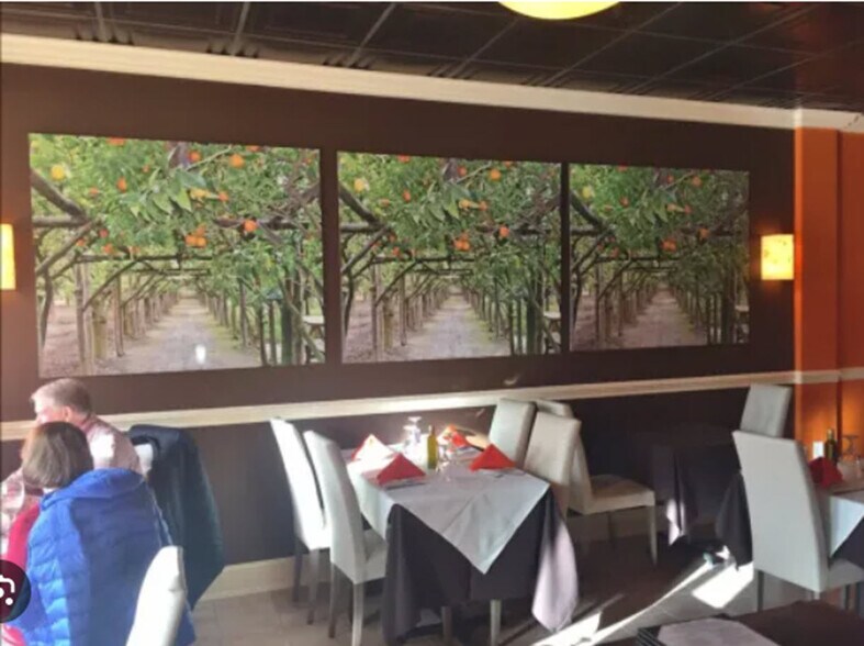 More Photos Of 142 Old Ridgefield Rd, Wilton Storefront For Lease