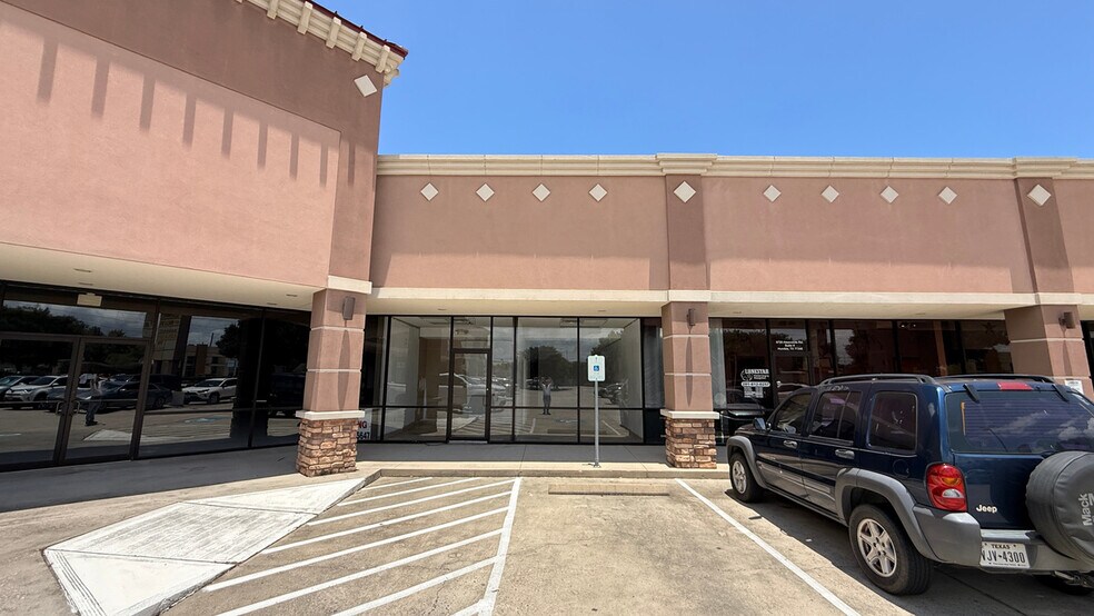 More Photos Of 6725 Atascocita Rd, Humble Unknown For Lease