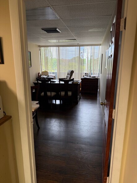 More Photos Of 3801 N University Dr, Sunrise Storefront Retail Office For Lease