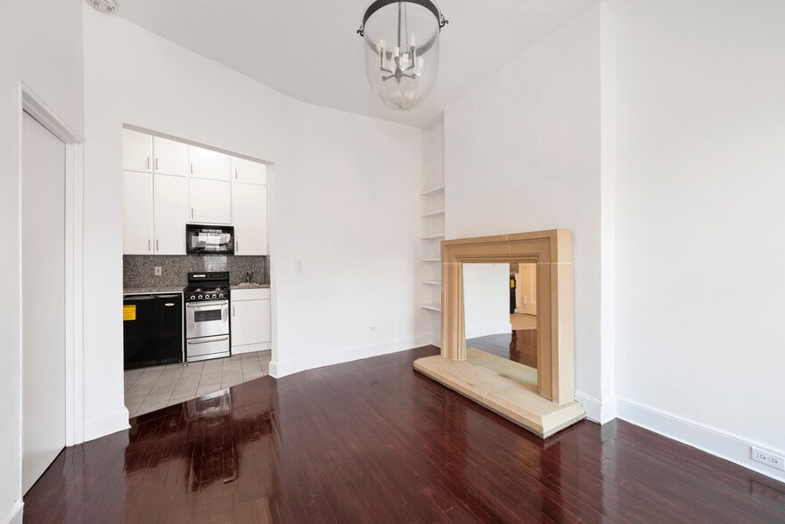 More Photos Of 54 Jane St, New York Apartments For Sale