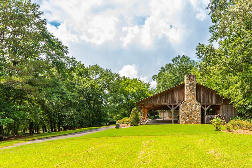 More Photos Of 565 Owens Gin Rd NE, Calhoun Lodge Meeting Hall For Sale
