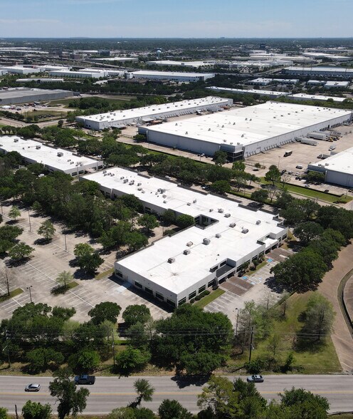 More Photos Of 820 Gears Rd, Houston Manufacturing For Sale
