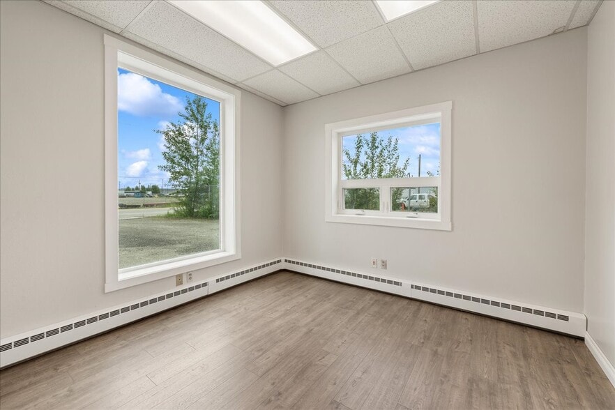 More Photos Of 3408 International St, Fairbanks Warehouse For Lease