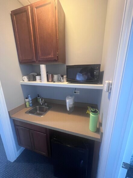 More Photos Of 405 Illinois Ave, St Charles Office For Lease