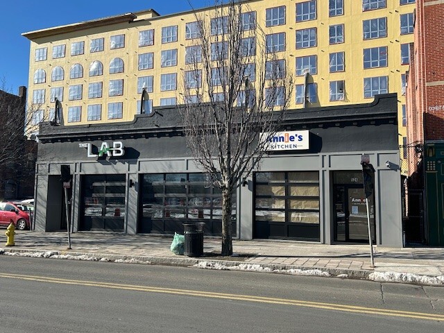 Primary Photo Of 522-524 State St, New Haven Storefront For Lease