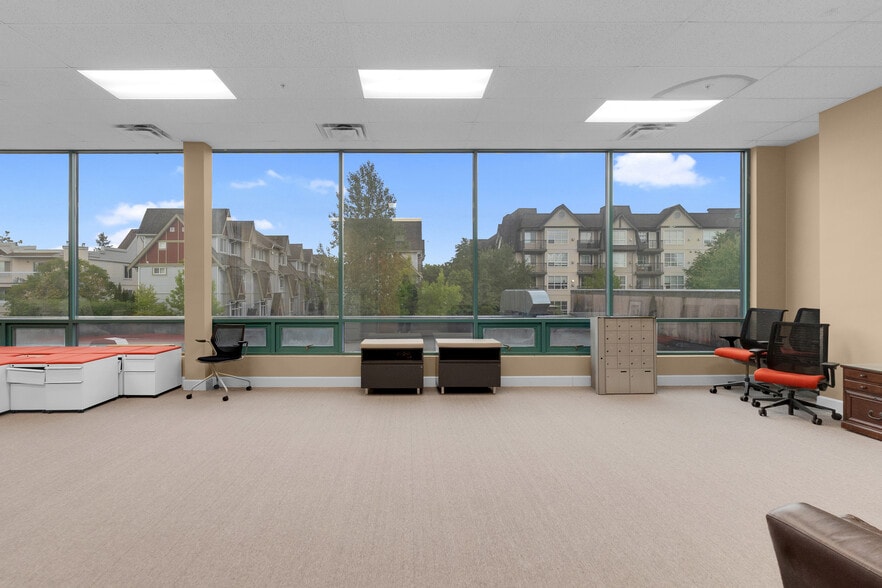 More Photos Of 9288 120 St, Surrey Storefront Retail Office For Lease