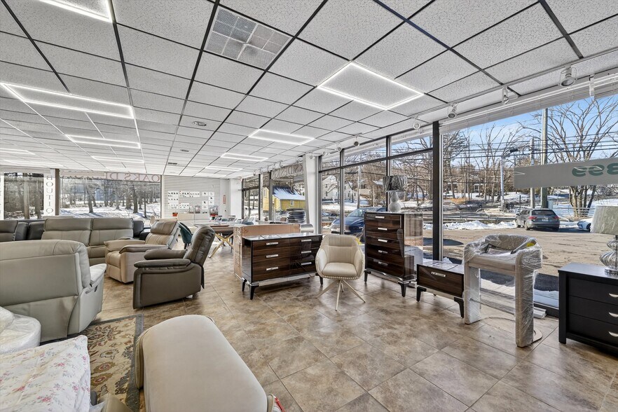 More Photos Of 330 Stage Rd, Monroe Auto Dealership For Lease
