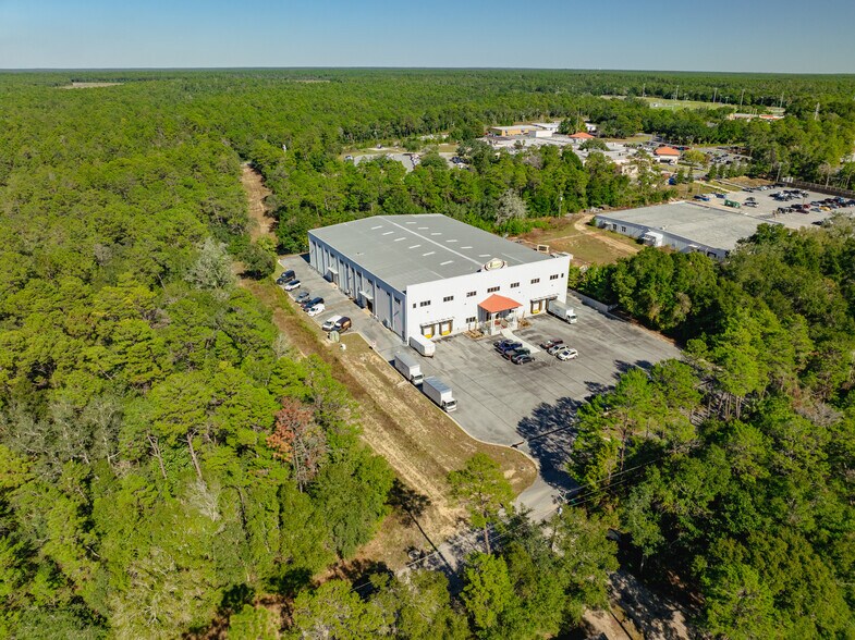 Primary Photo Of 200 Hart St, Niceville Light Manufacturing For Sale