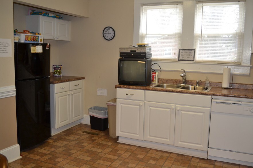 More Photos Of 1090 Boiling Springs Rd, Spartanburg Office For Sale