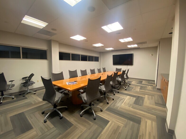 More Photos Of 127 Church St, New Haven Office For Sale