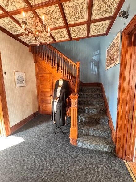 More Photos Of 204 Lancaster St, Albany Storefront Retail Residential For Sale