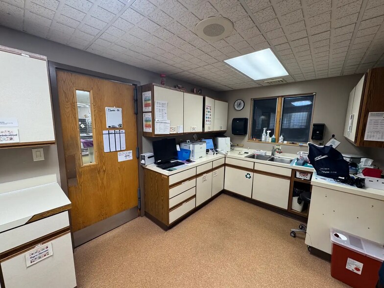 More Photos Of 6273 W River Rd NE, Belmont Veterinarian Kennel For Sale