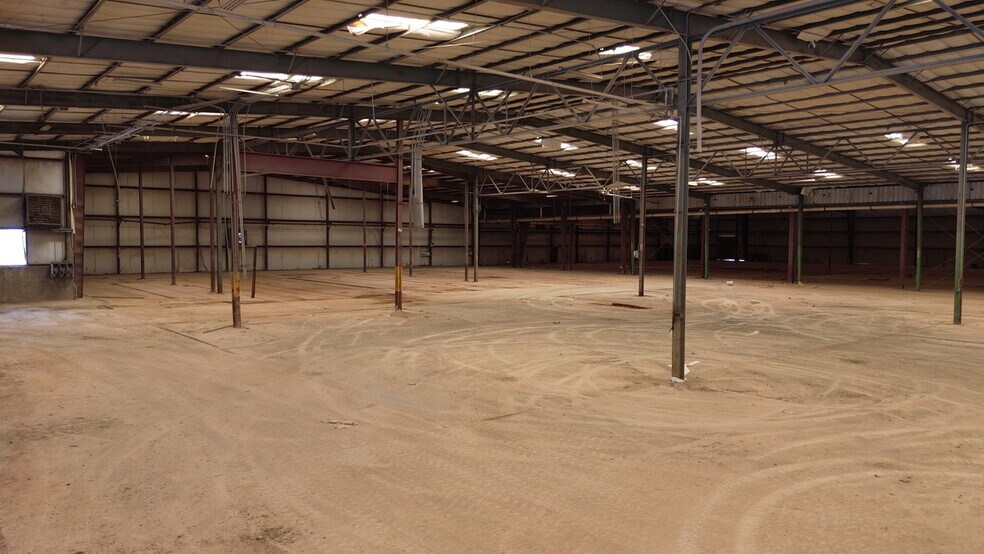 More Photos Of 318 Gordon St, Fairmount Industrial For Sale