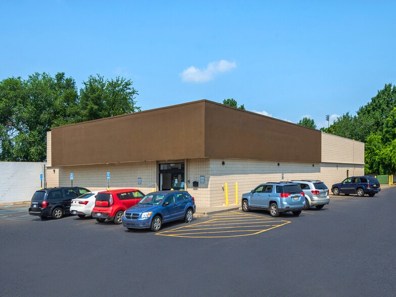 Primary Photo Of 17455 E Warren Ave, Detroit Freestanding For Lease