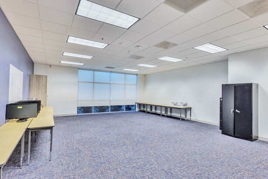 More Photos Of 9100 Hwy 290 E, Austin Research And Development For Sale