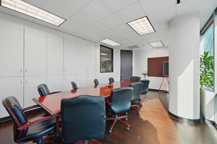 More Photos Of 9999 Bellaire Blvd, Houston Medical For Lease