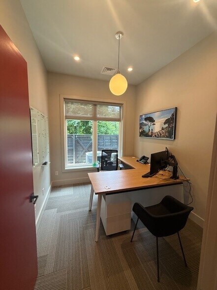 More Photos Of 109 Bryan Woods Rd, Savannah Office Residential For Lease