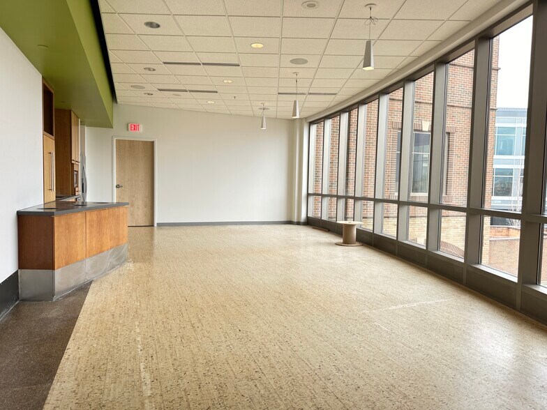 More Photos Of 85 E 8th St, Holland Medical For Sale