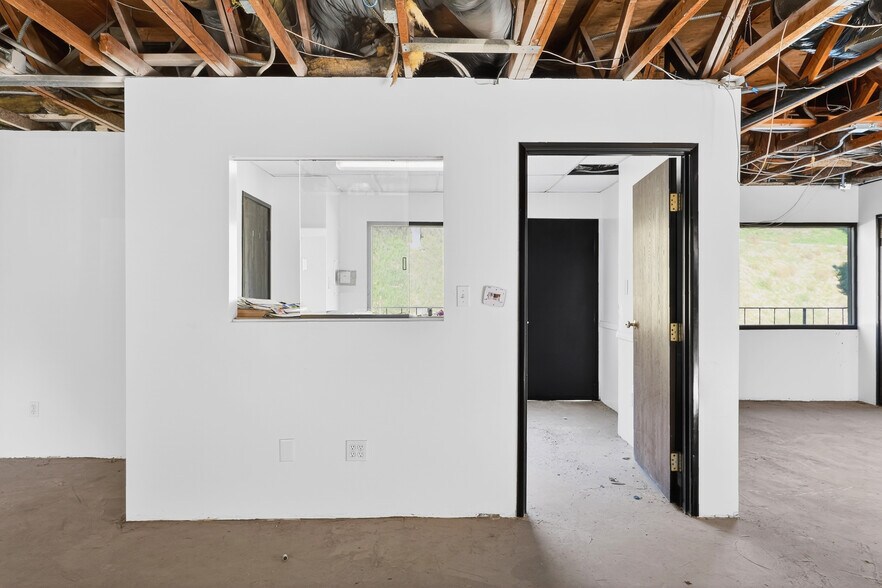 More Photos Of 5411 Valley Blvd, Los Angeles Warehouse For Lease