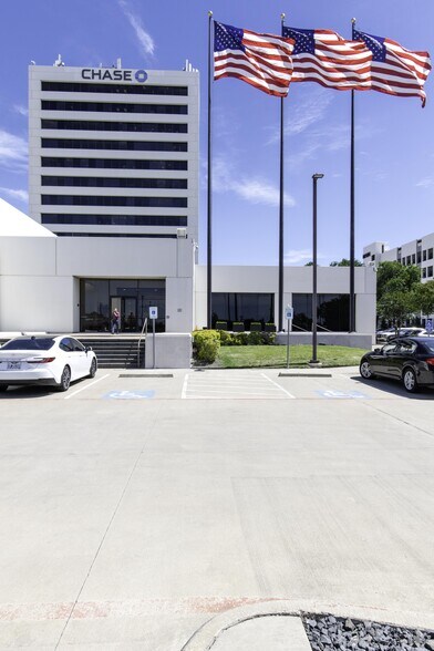 More Photos Of 100 N Central Expy, Richardson Office For Lease