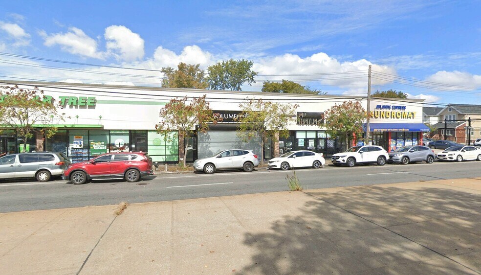 More Photos Of 10801 Atlantic Ave, Richmond Hill Freestanding For Sale