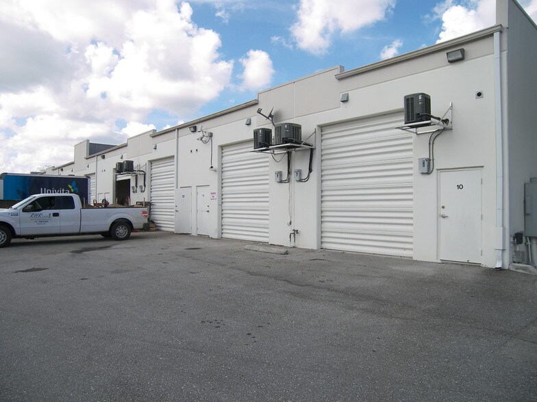 More Photos Of 713 Commerce Way, Jupiter Warehouse For Lease