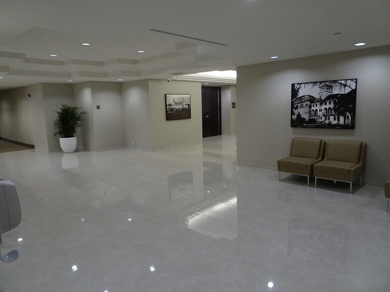 More Photos Of 2101 NW Corporate Blvd, Boca Raton Office For Lease