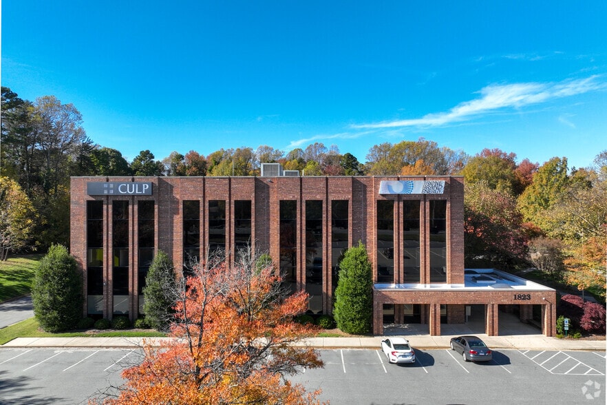 More Photos Of 1823 Eastchester Dr, High Point Office For Lease