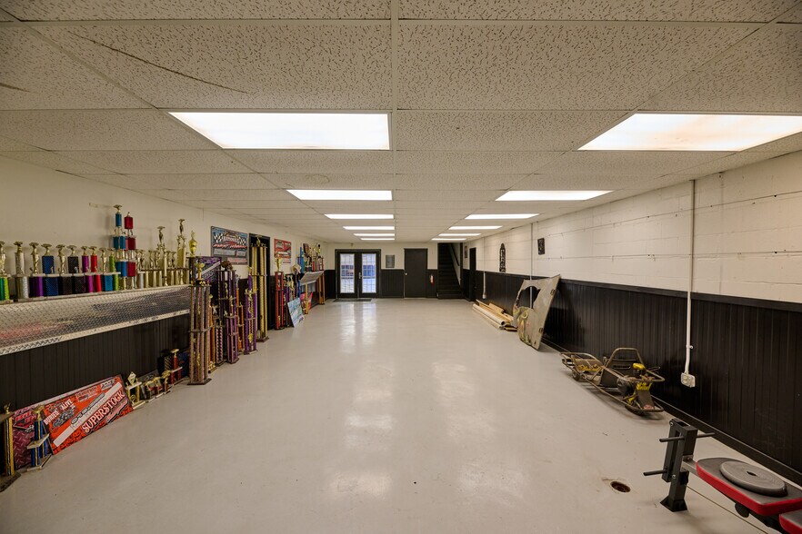More Photos Of 7464 Sharon Mercer Rd, Mercer General Retail For Sale