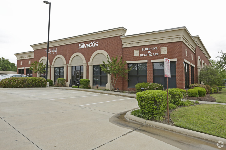 Primary Photo Of 305 Cimarron Trl, Irving Office For Lease