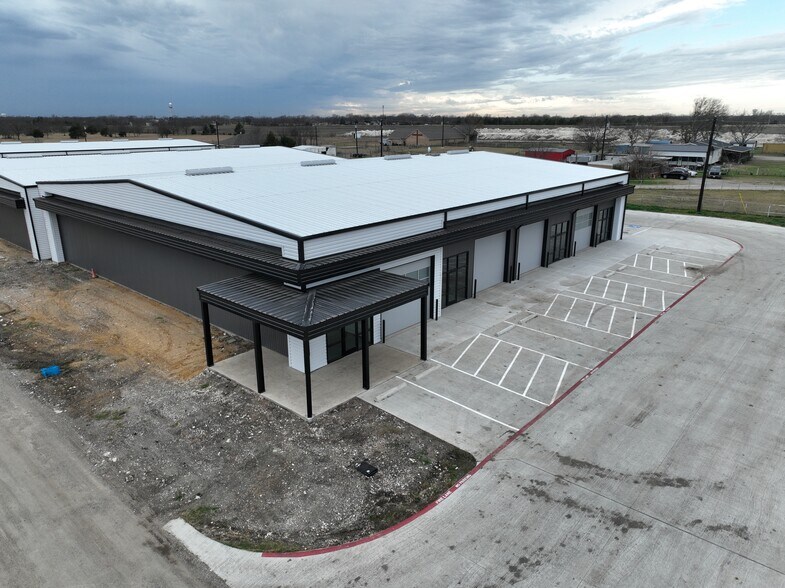 More Photos Of 1001 Industrial Way Dr, Anna Unknown For Lease