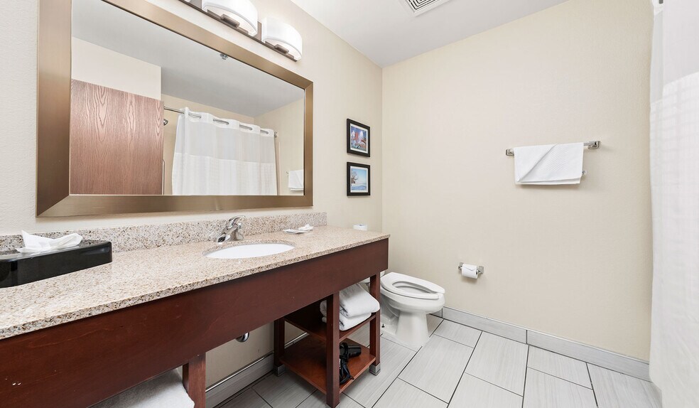 More Photos Of 1775 E Belvidere Rd, Grayslake Hotel For Sale