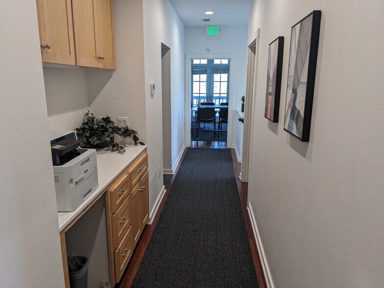 More Photos Of 77 Front St, Danville Medical For Lease