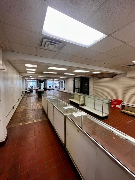 More Photos Of 115 Wyoming Ave, Scranton Convenience Store For Lease