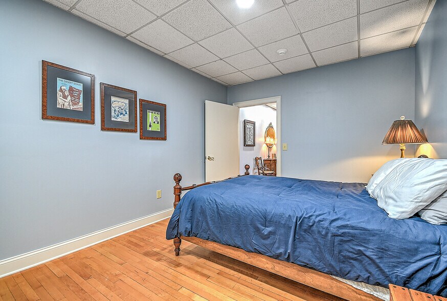 More Photos Of 220 Broad St, Kingsport Flex For Sale