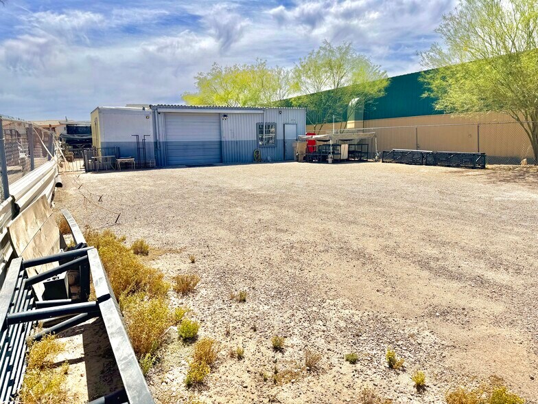 More Photos Of 15329 S Sunland Gin Rd, Arizona City Auto Repair For Sale